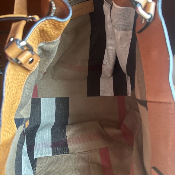 Burberry of England Maidstone Tote Medium - Picture 8 of 9